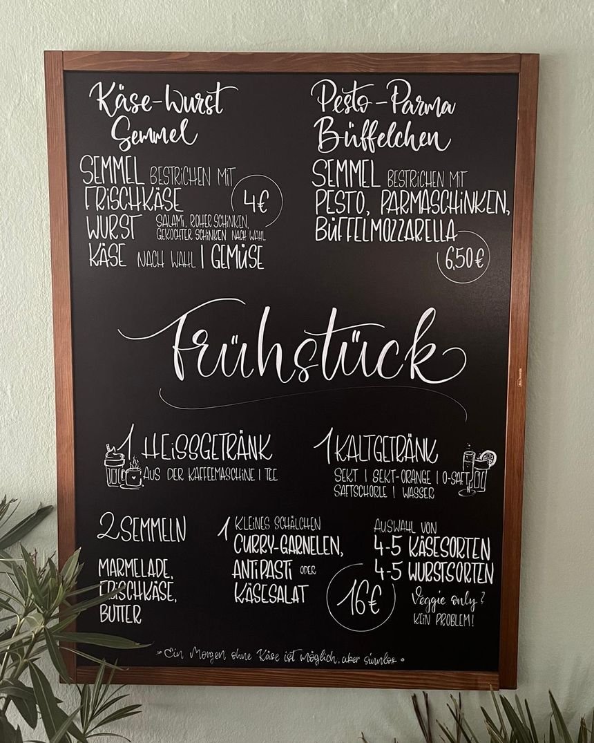 Frühstückstafel im Käsladen
